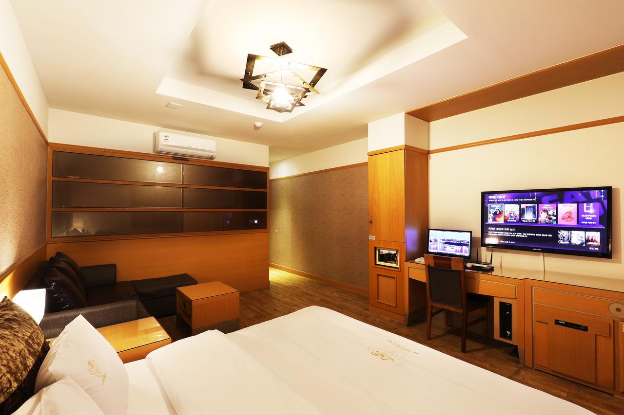 Bucheon Sr Hotel Exterior photo